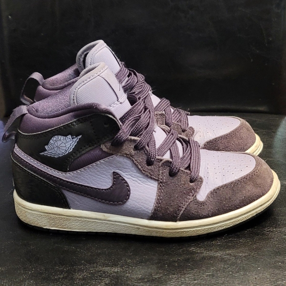 Jordan Kids Sneakers in Purple and Black